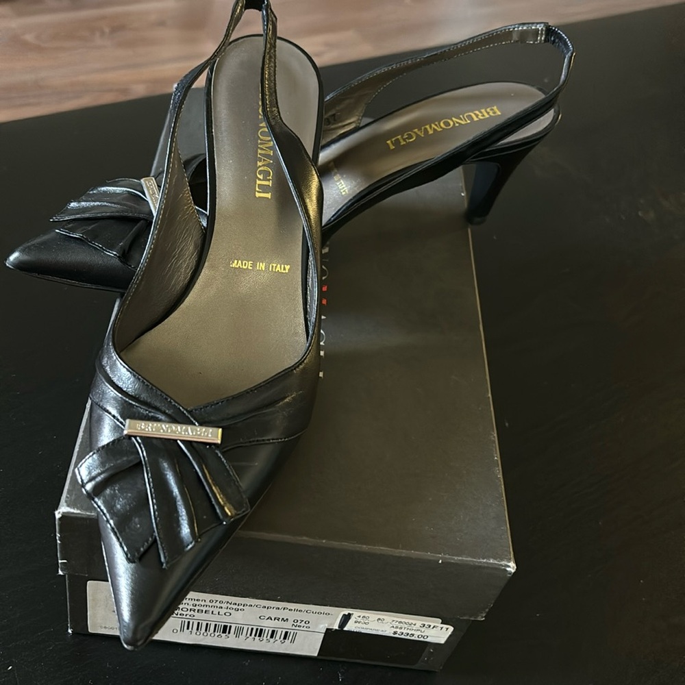Brunomagli made in Italy ,preowned-flour sample